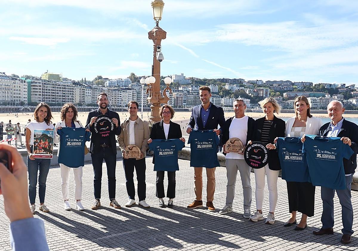 Organizadores, patrocinadores y representantes institucionales, ayer en la presentación.