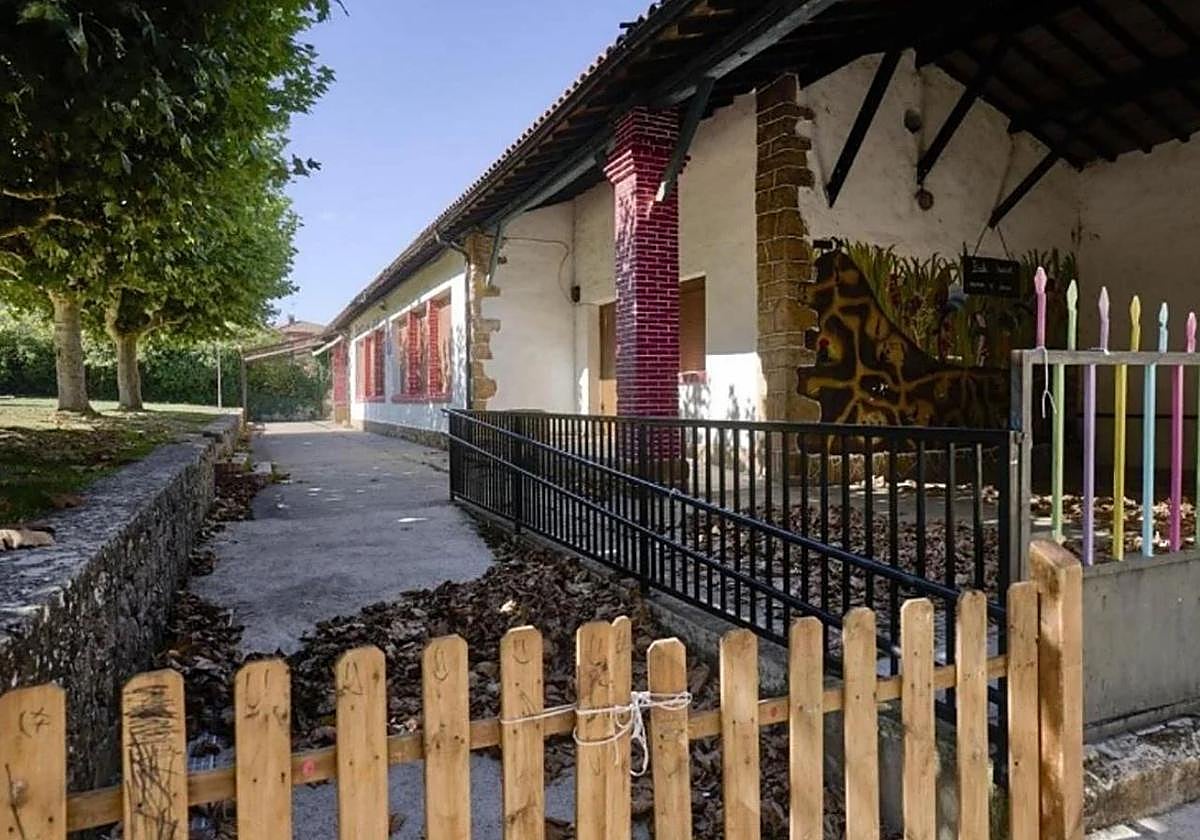 La Ertzaintza ha recibido ya diecisiete denuncias de familias por el campamento de Bernedo