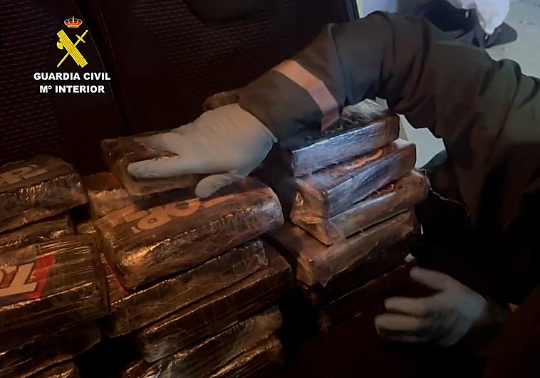 Desarticulan una organización criminal tras interceptar 58 kilos de cocaína en Arrigorriaga valorada en 1,5 millones