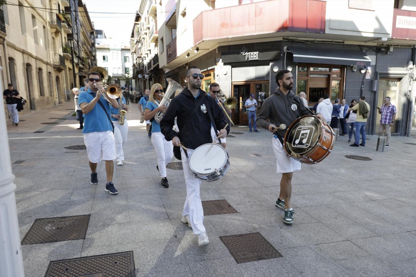La &#039;Txaranga Topaketa&#039; pone ritmo al fin de semana en Irun