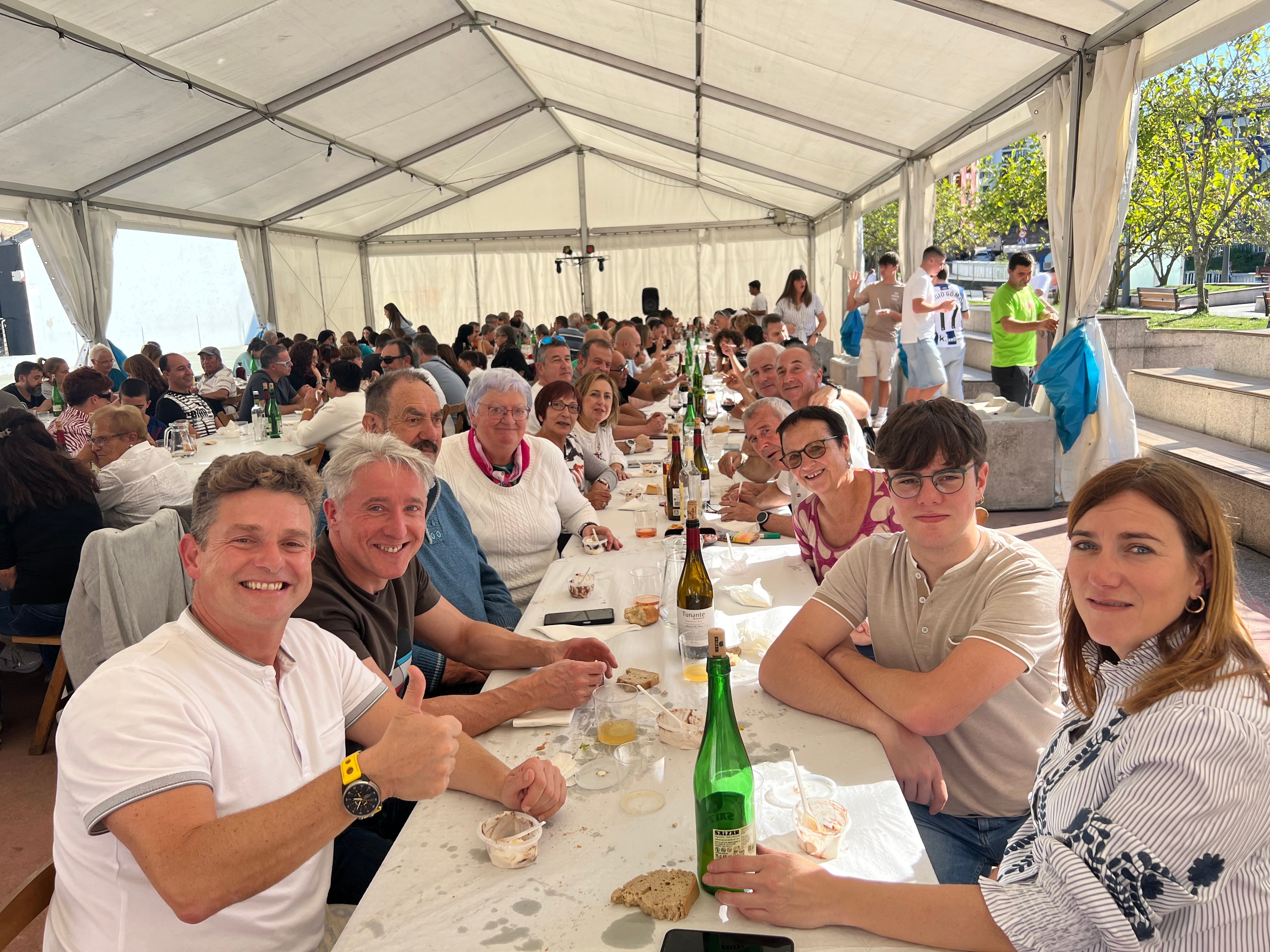 Más de un centenar de socios y socias se encuentran disfrutando este sábado del &#039;Casinoeguna&#039;