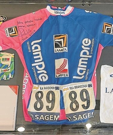 Uno de los maillots, del Tour.