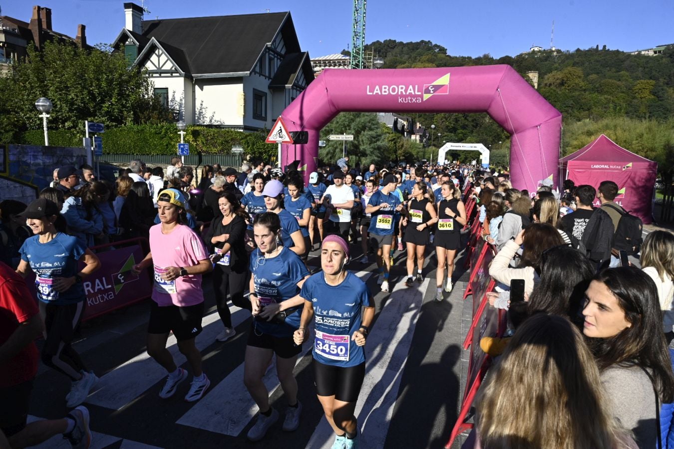 Sol y buen ambiente en el Cross 3 playas