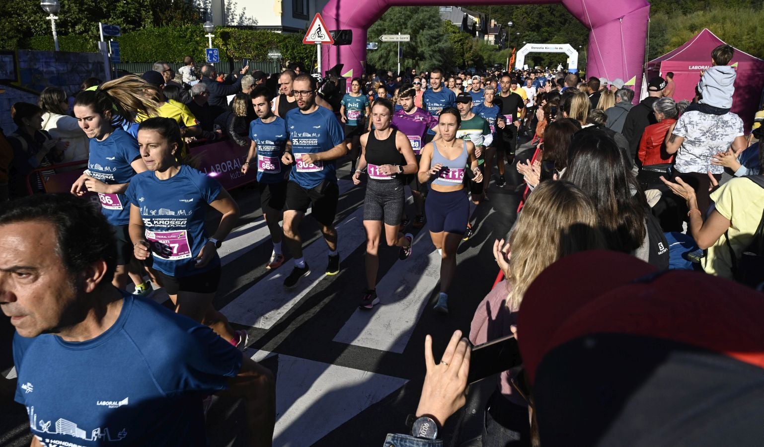 Sol y buen ambiente en el Cross 3 playas