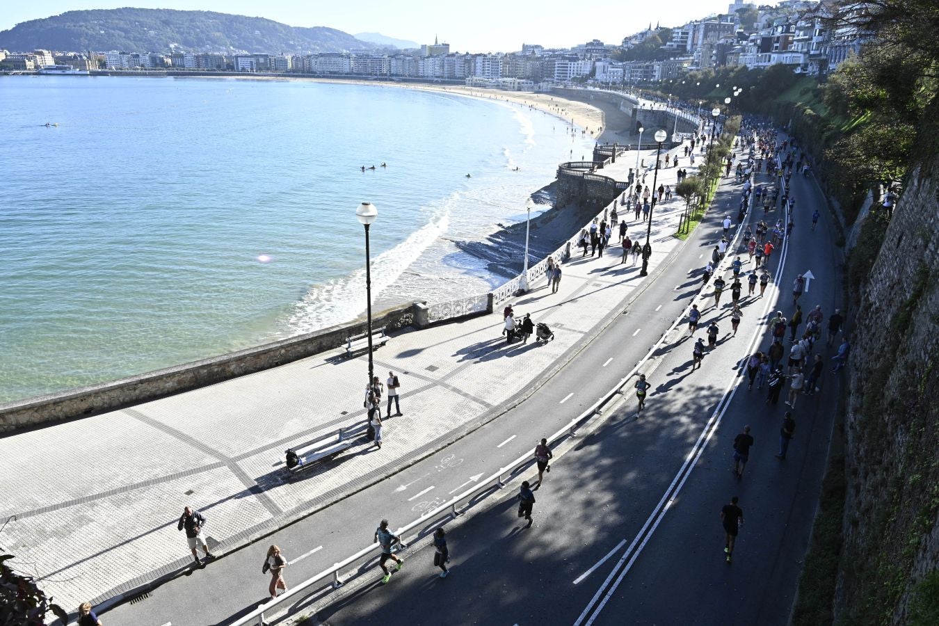 Sol y buen ambiente en el Cross 3 playas