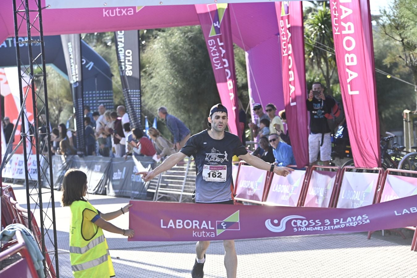 Sol y buen ambiente en el Cross 3 playas