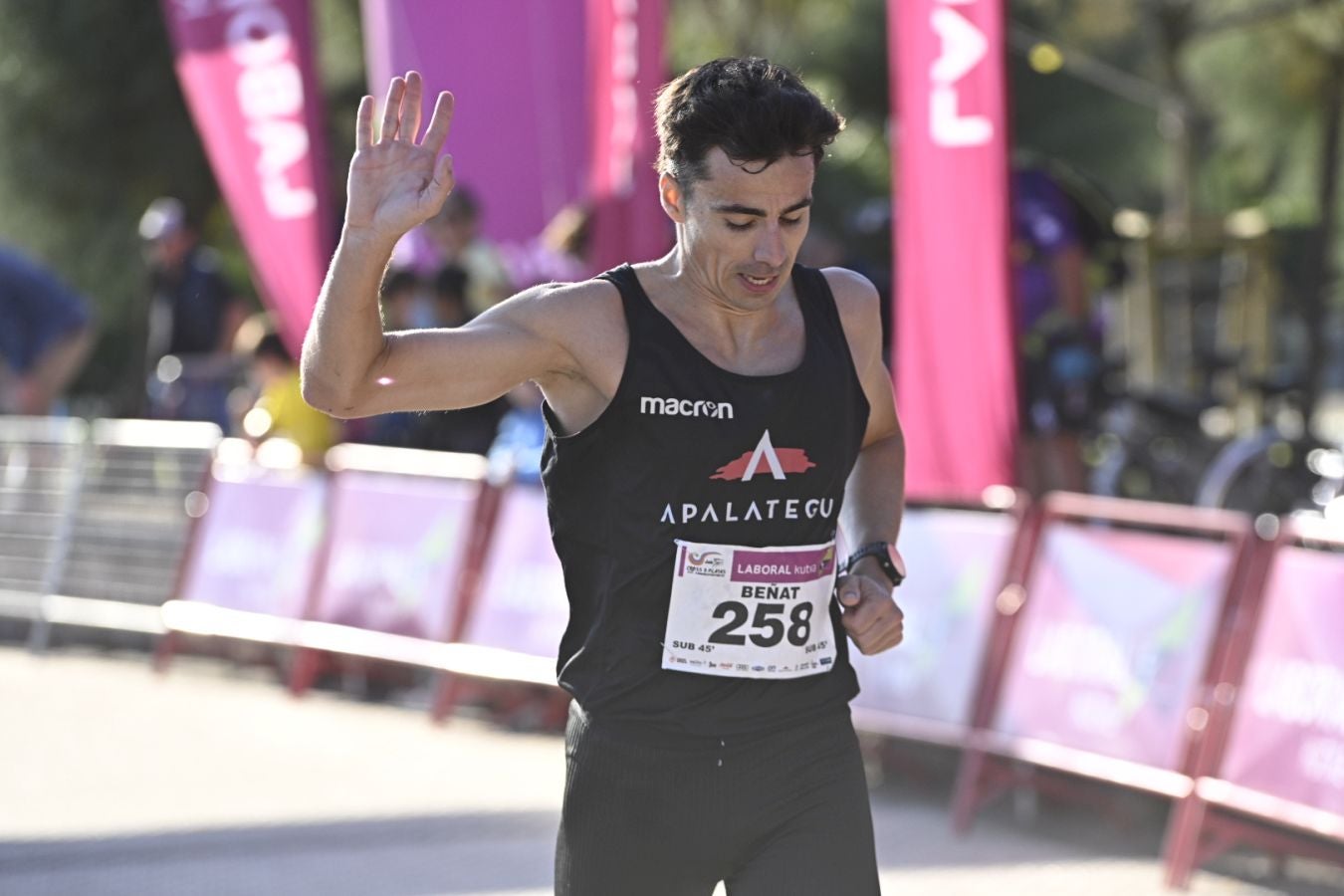 Sol y buen ambiente en el Cross 3 playas