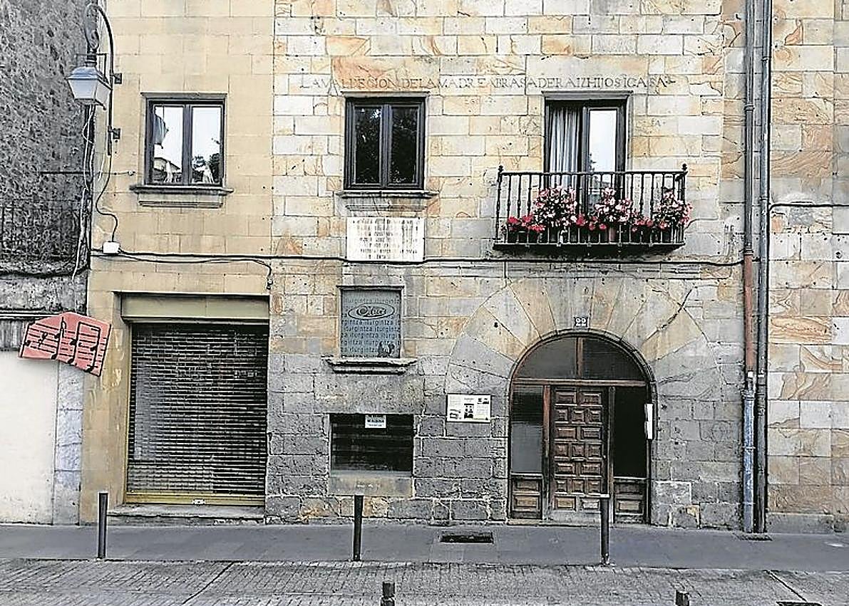 Imagen secundaria 1 - La saga de los Labeaga visita este martes Urretxu