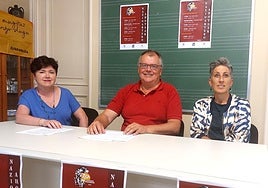 Begoña Ajuria, Juanan Urdangarin eta Irune Urbieta edizio berriaren aurkezpenean.