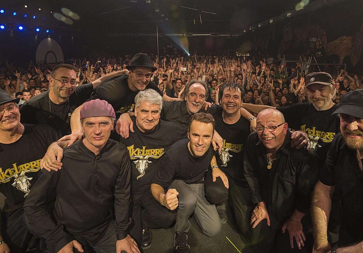 El grupo Akelarre llegó a superar los 150 conciertos al año. Aquí en un concierto en 2017, cuando regresaron para una breve gira.
