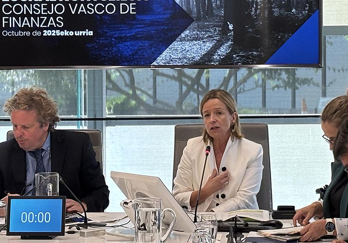 La diputada general de Gipuzkoa, Eider Mendoza, durante la comparecencia en Juntas tras el Consejo Vasco de Finanzas del martes.