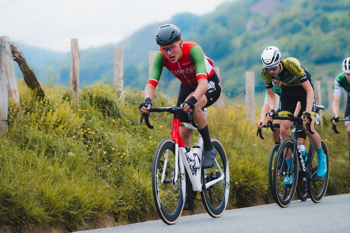 Gari Ugarte compitiendo con el Euskadi Fundazioa.