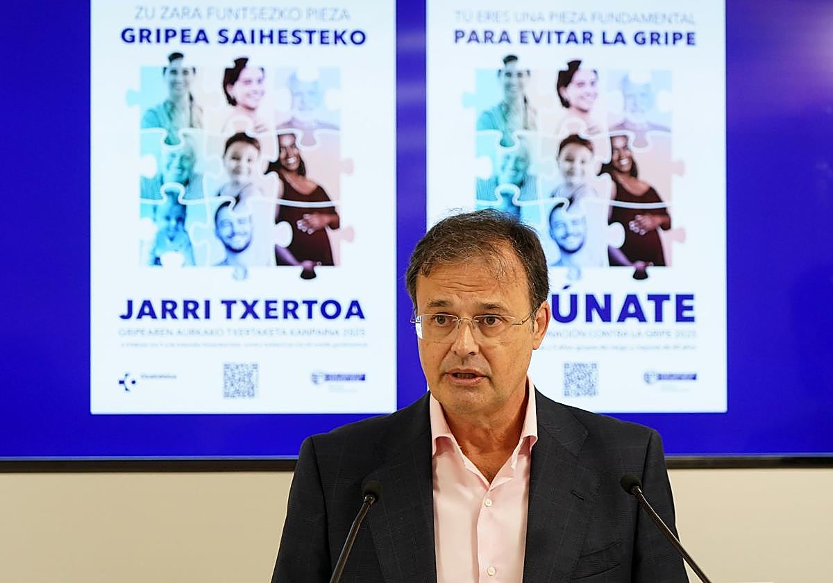 El consejero de Salud ofrecerá una conferencia en el Topic este lunes