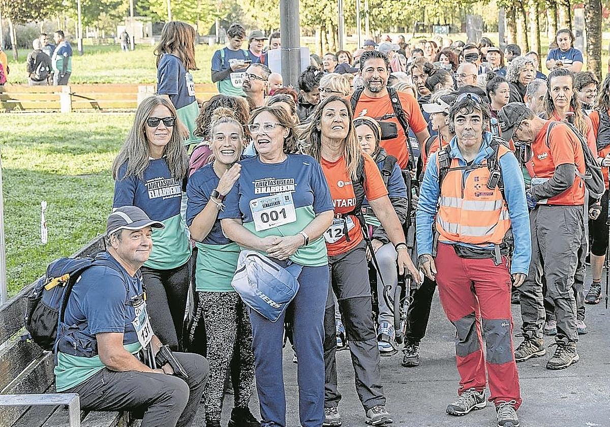 La marcha arrancó en Okendo plaza, pero tras completar los 6 kilómetros, el resto de actos también se celebraron en la plaza.
