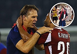 Lopetegui se abraza a Fathy y en la ventana, se marca unos pasos de baile