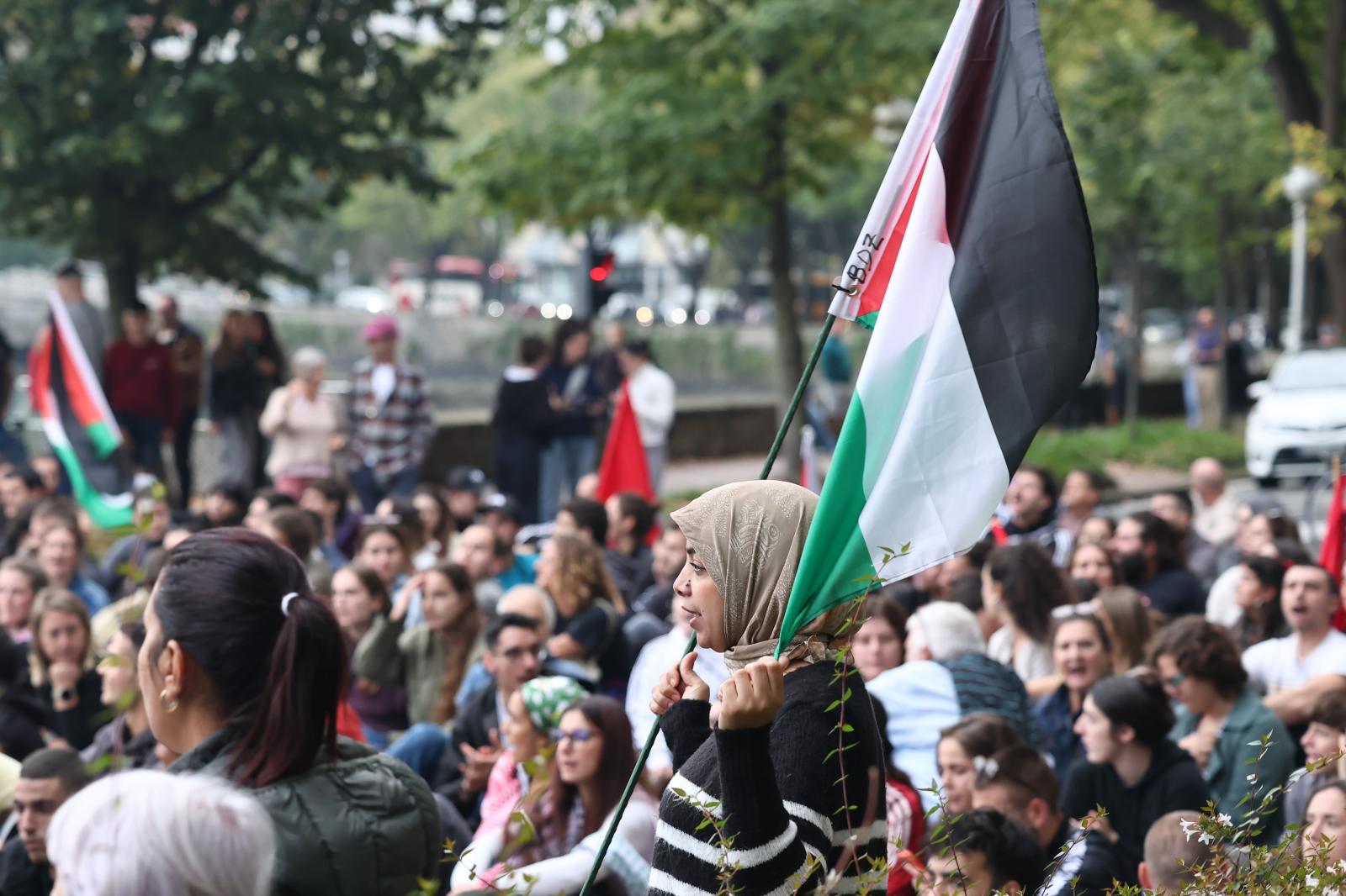 Sentada por Palestina en la entrada a San Sebastián