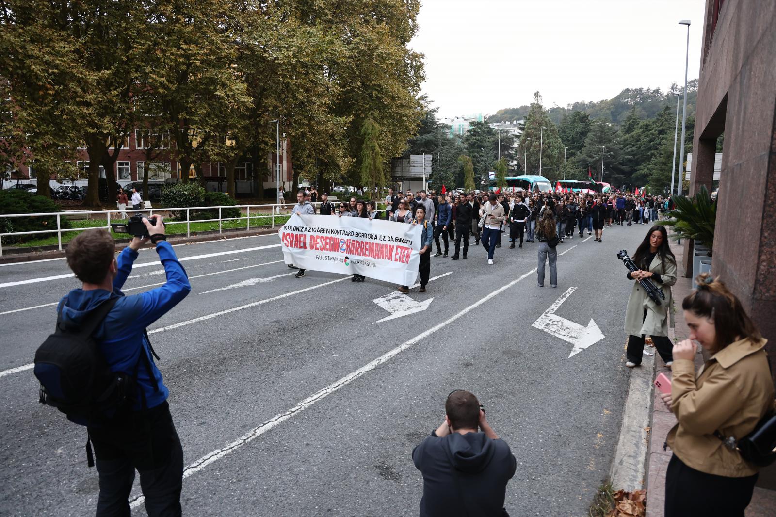 Sentada por Palestina en la entrada a San Sebastián