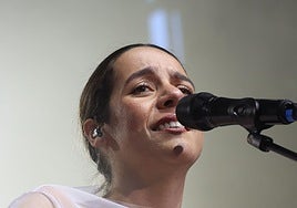 La artista canaria Valeria Castro durante su actuación el pasado mayo en San Sebastián.