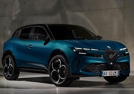 Sin duda, el frontal de este modelo presenta una personalidad absoluta, con una calandra de gran tamaño y firma óptica con personalidad