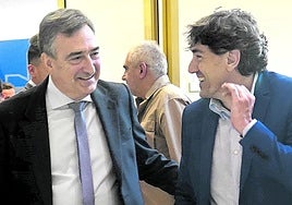 El presidente del PNV, Aitor Esteban, y el secretario general del PSE, Eneko Andueza.