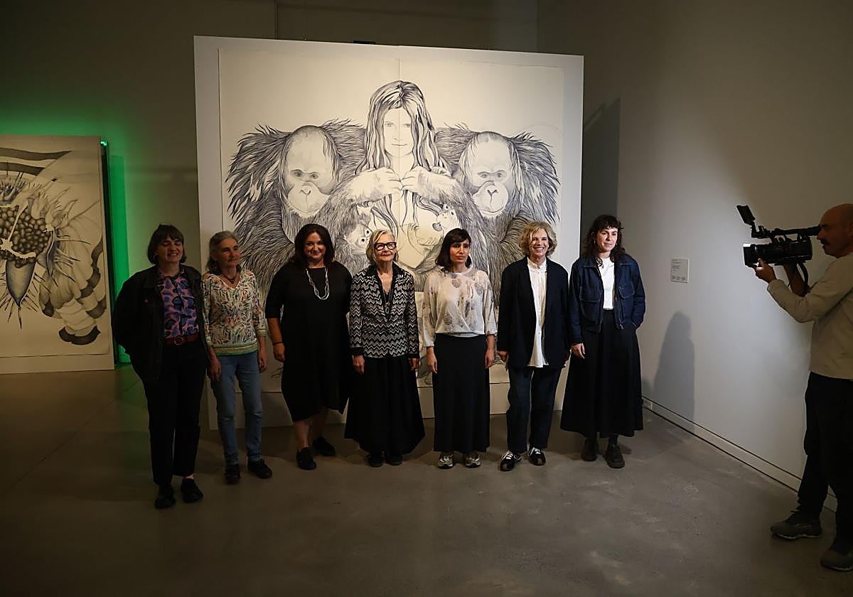 Tabakalera acoge la exposición 'Sasi guztien gainetik (Por encima de la maleza)'.