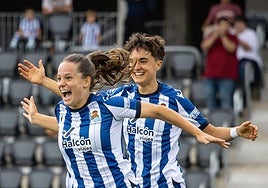 Aiara Agirrezabala celebra uno de sus dos goles ante el Sevilla