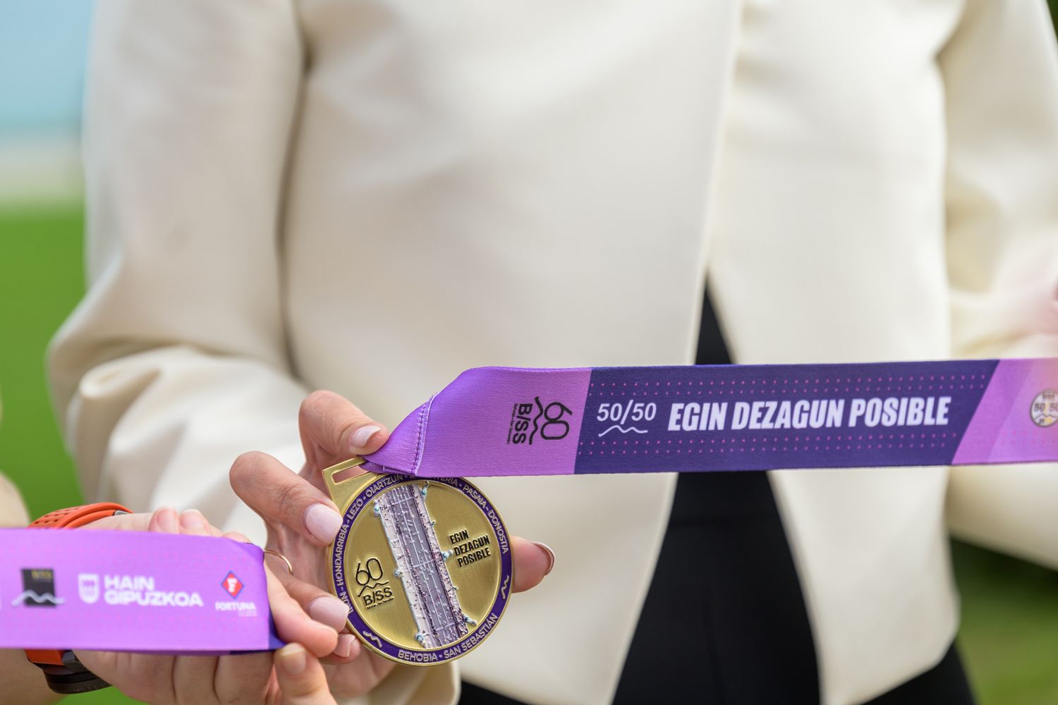 La medalla de esta edición de la Behobia