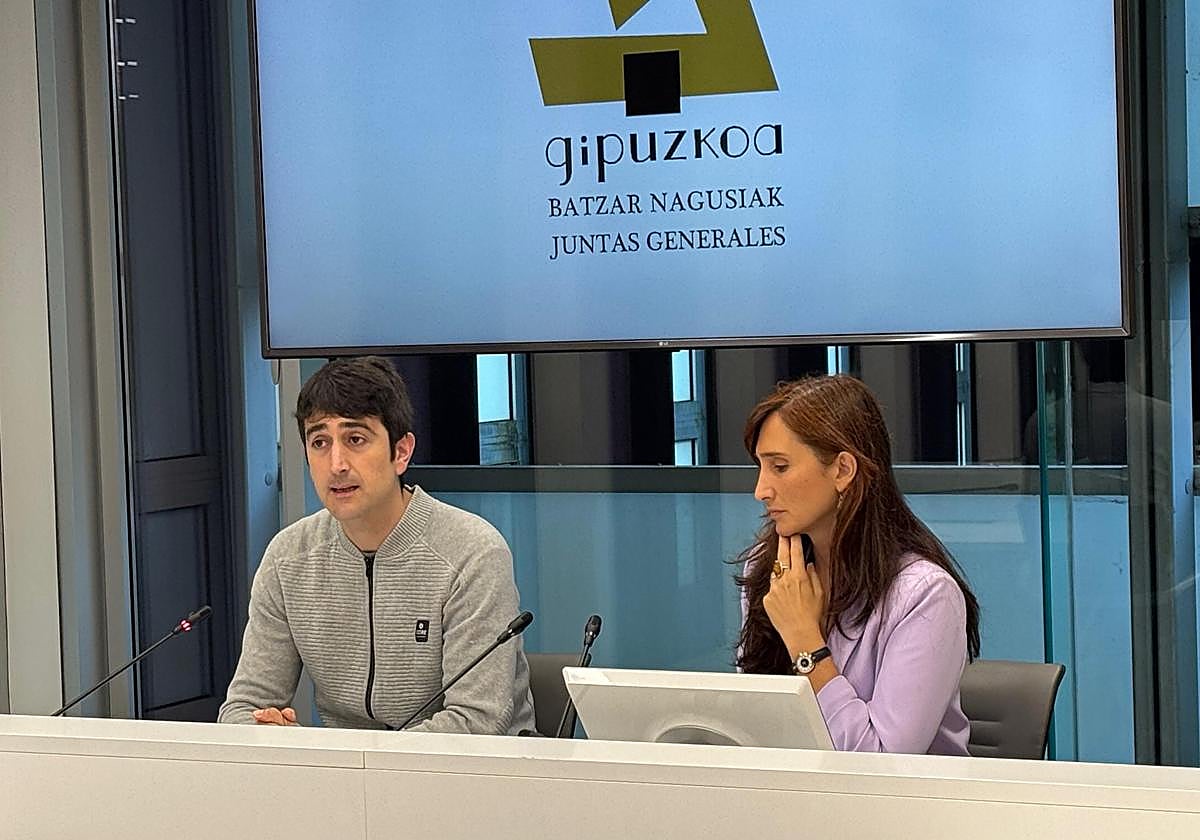 Aritz Corsitto y Miren Echeveste este viernes en las Juntas Generales.