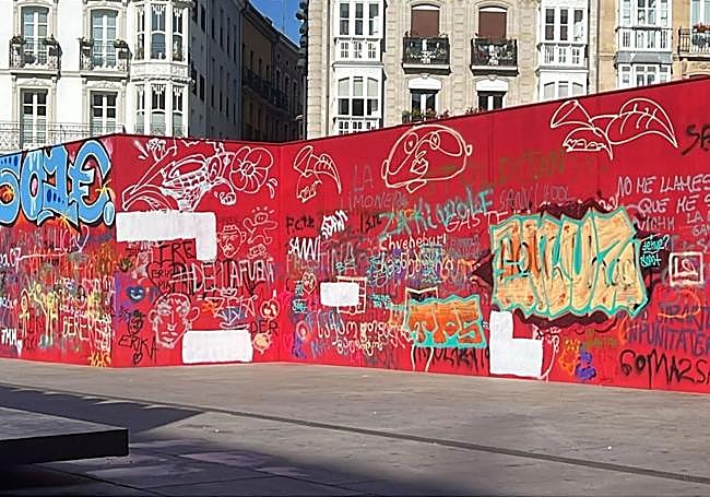 Otra zona donde se han tapado mensajes.