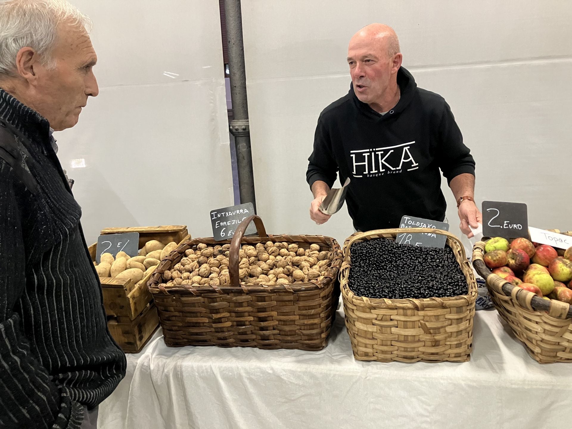 La mesa de Aizpuru con sus espectaculares alubias.