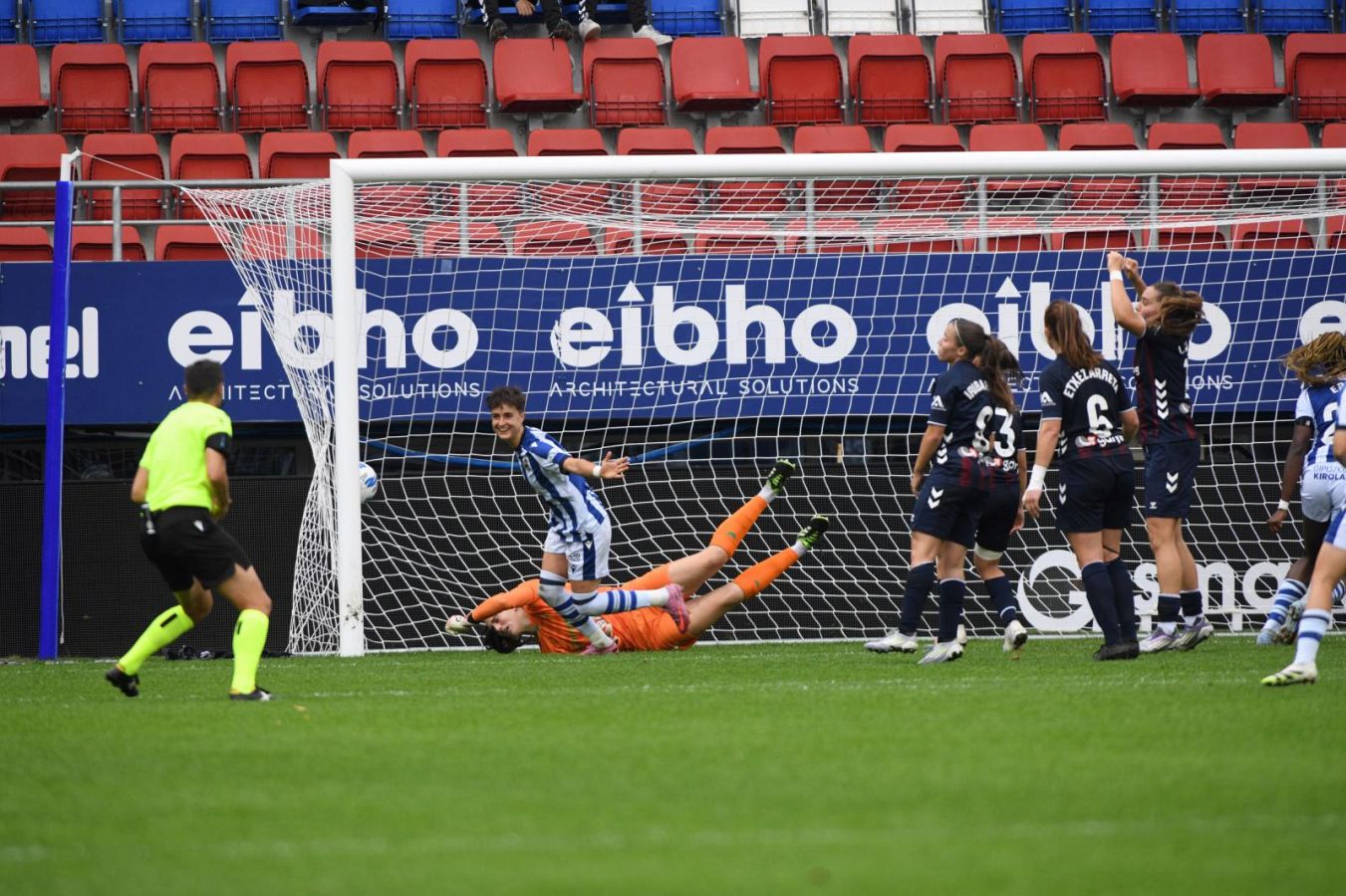 Exhibición de la Real en el derbi