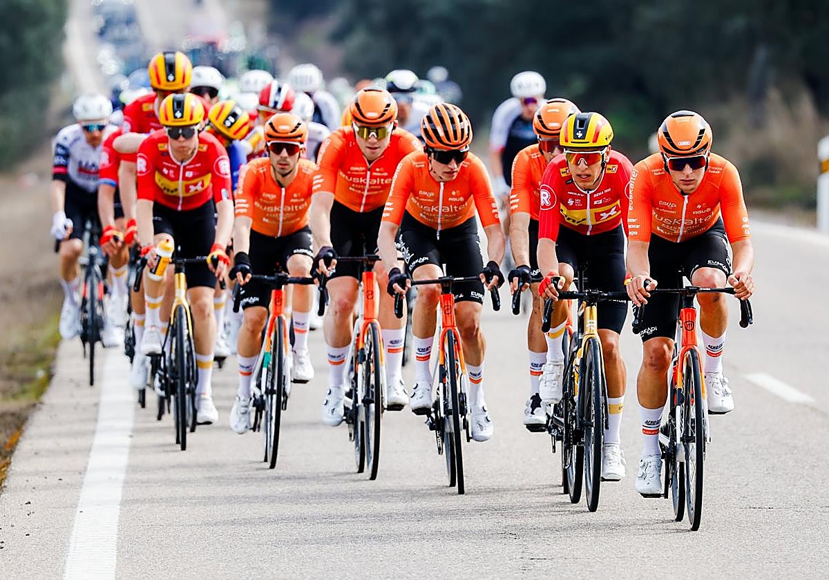 Ciclistas de Euskaltel.