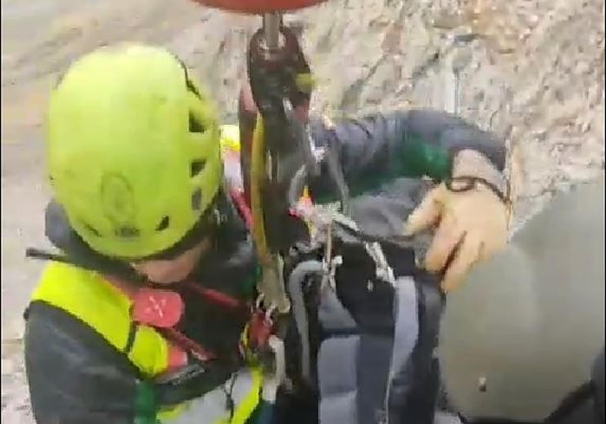 Imagen del momento del rescate.