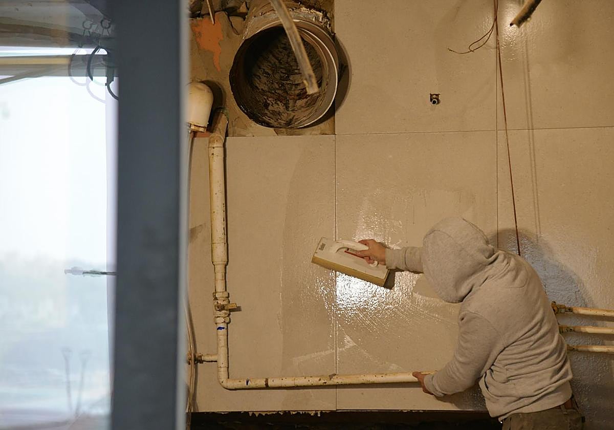 Un albañil, en una obra