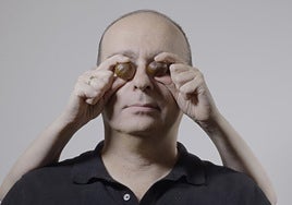 El autor, Jon Martija, en un fotograma del documental.