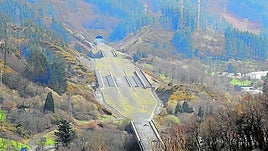 Plataforma del TAV construida en Ezkio-Itsaso, por donde la Diputación de Gipuzkoa quiere que conecte el TAV con Navarra.