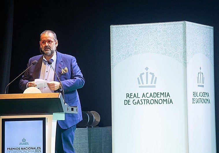 David de Jorge durante su discurso de agradecimiento en Granada.