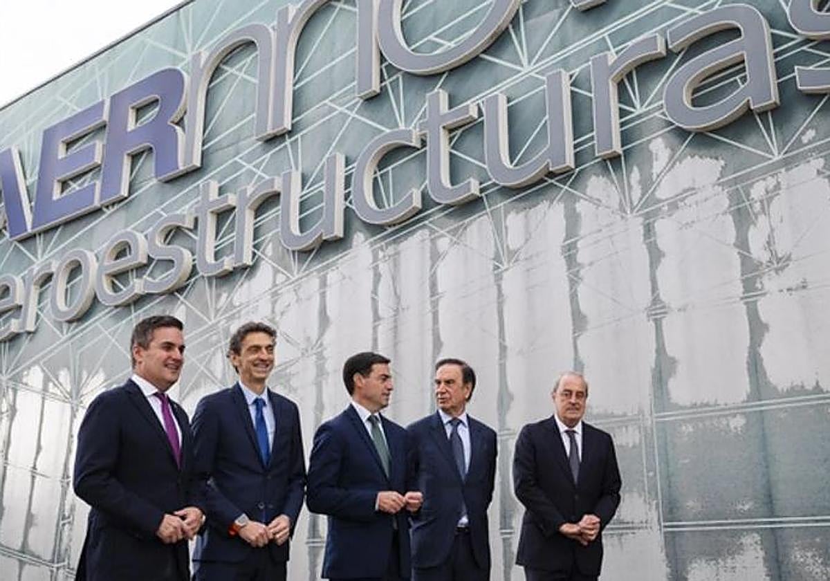 Mikel Jauregi, Ricardo Chocarro, el lehendakari, Imanol Pradales, Iñaki López Gandásegui e Hipolito Suárez.