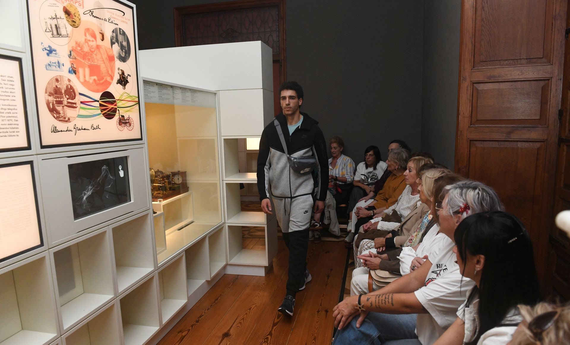 Fashion show en el Laboratorium Museoa de Bergara