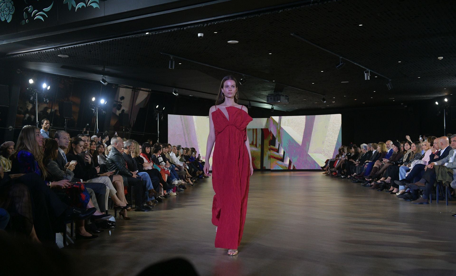 Desfile de Ailanto y CLARO Couture en el Museo Balenciaga