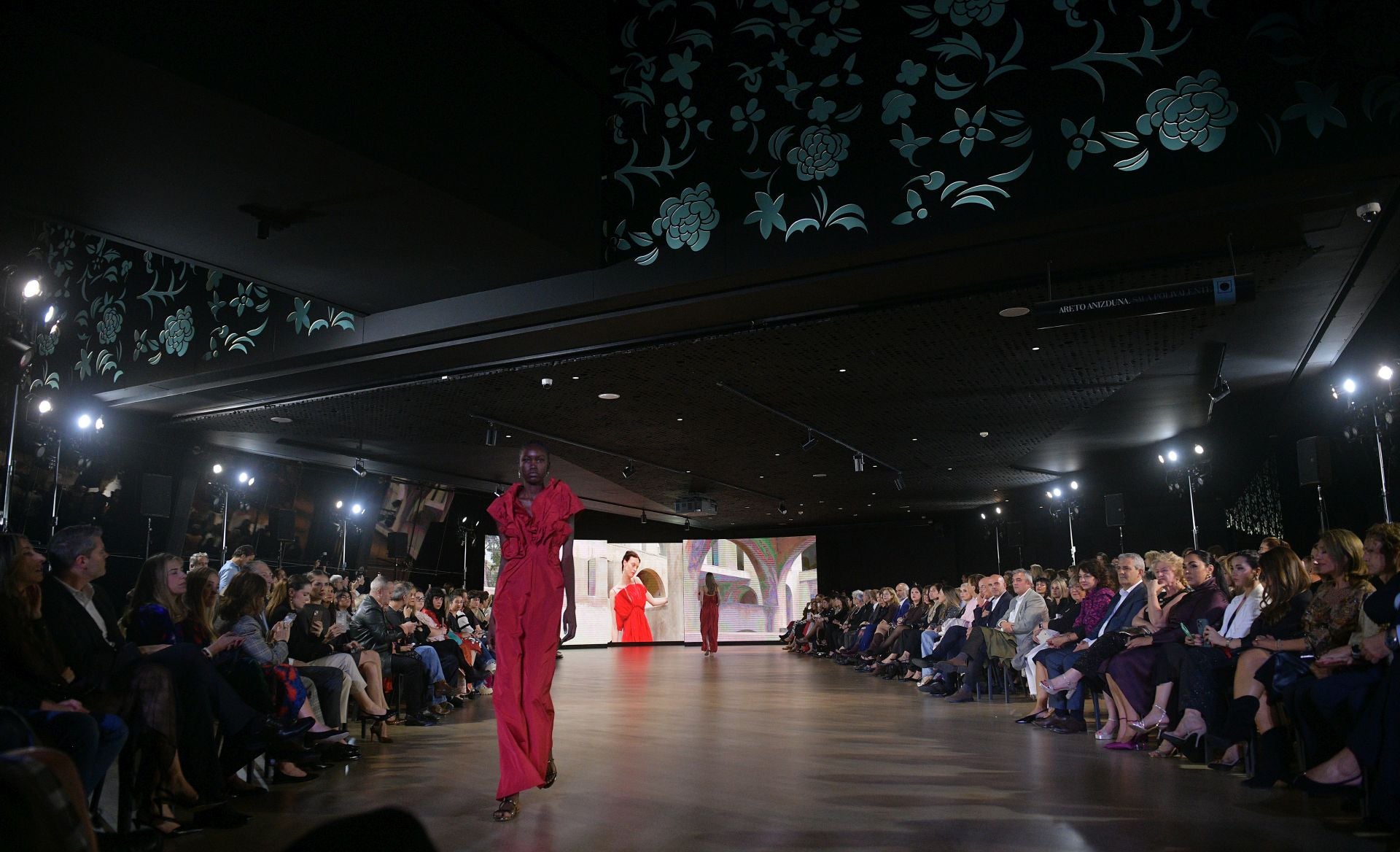 Desfile de Ailanto y CLARO Couture en el Museo Balenciaga