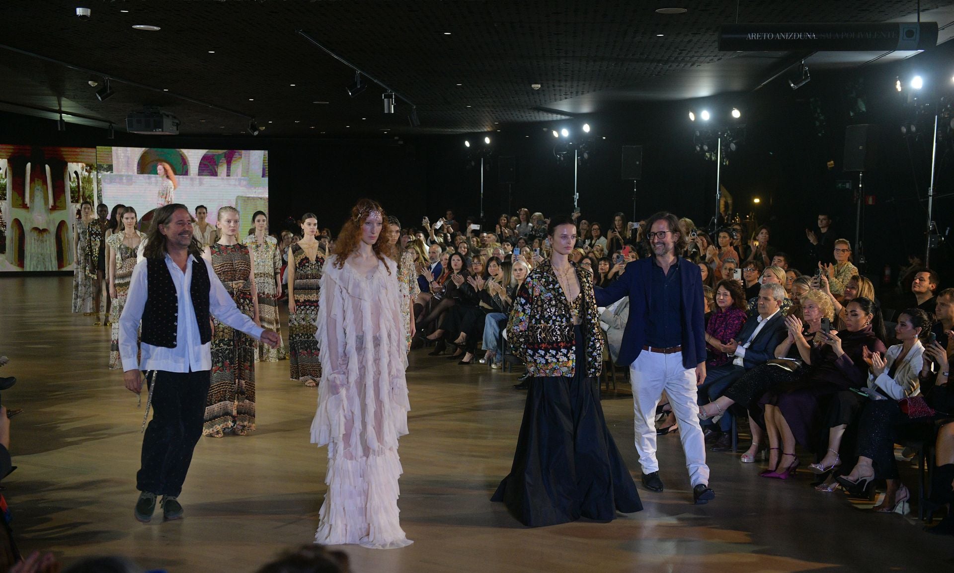 Desfile de Ailanto y CLARO Couture en el Museo Balenciaga