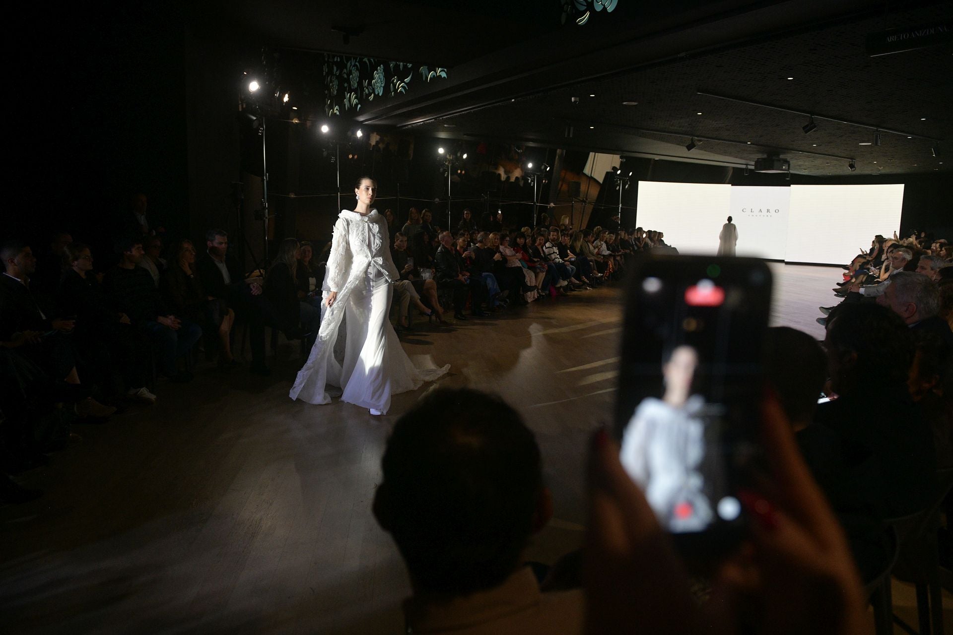 Desfile de Ailanto y CLARO Couture en el Museo Balenciaga