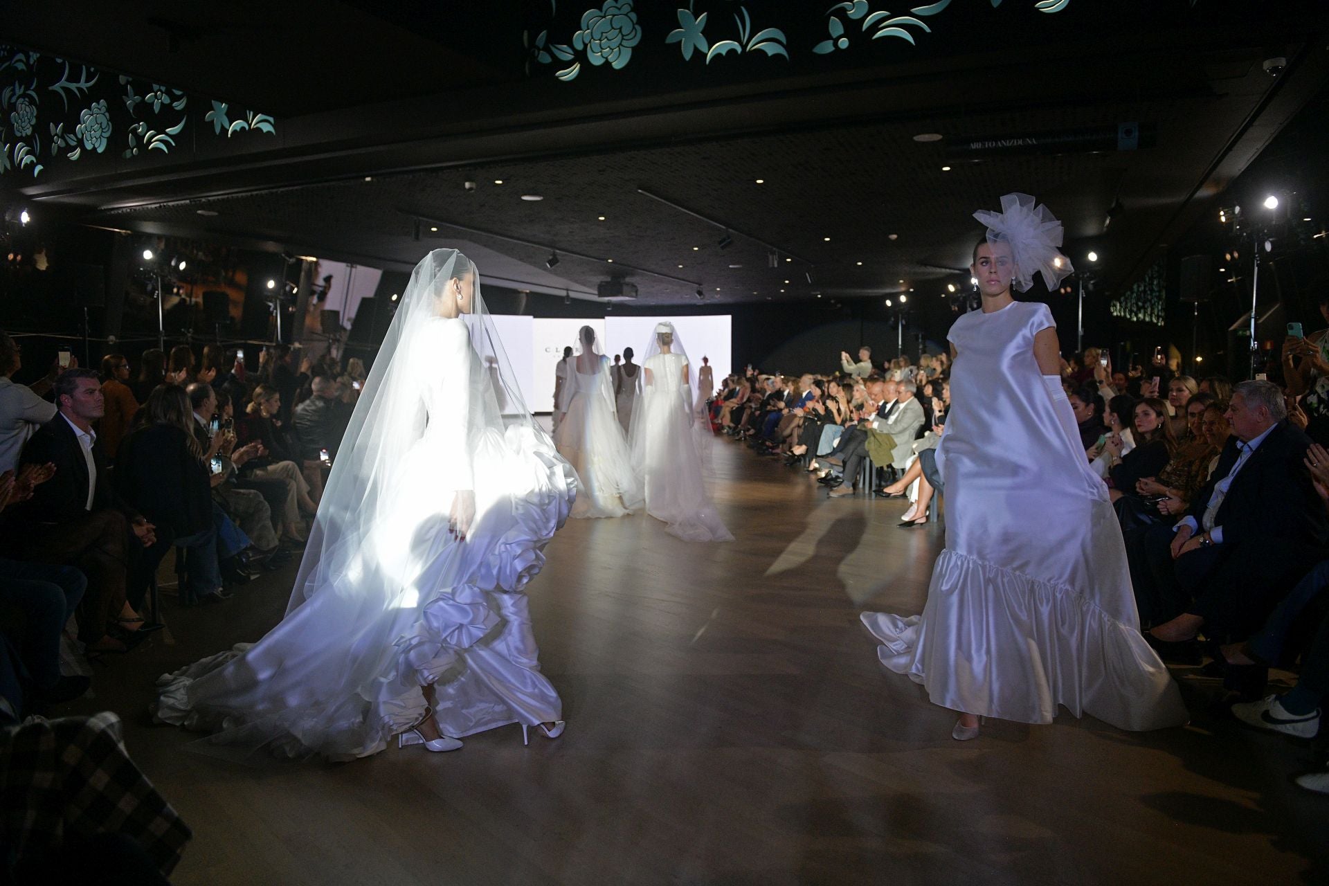 Desfile de Ailanto y CLARO Couture en el Museo Balenciaga