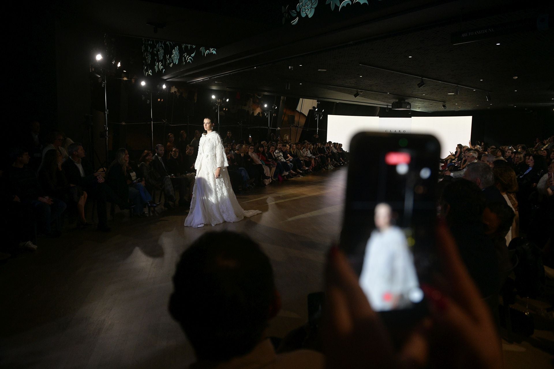Desfile de Ailanto y CLARO Couture en el Museo Balenciaga