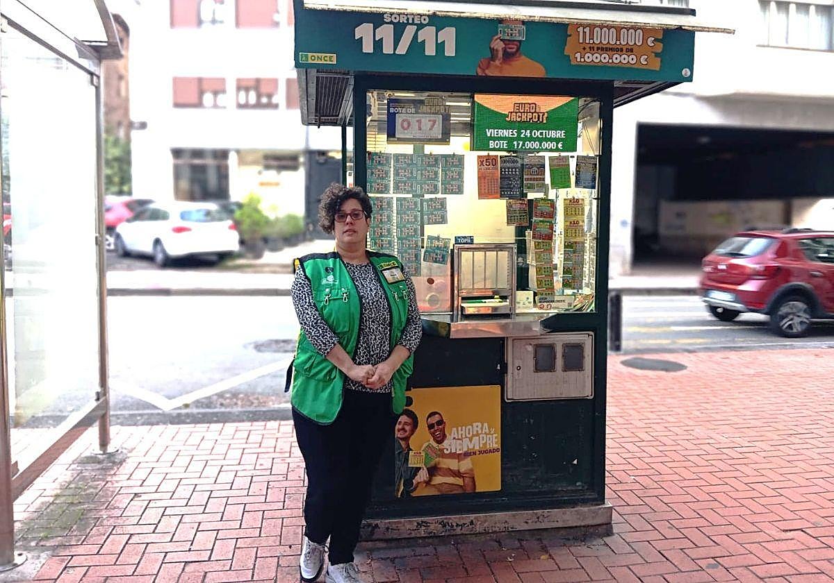 Nagore, la vendedora que ha repartido el Gordo de la ONCE en Gipuzkoa: «Ay ama, me he quedado con la boca abierta»