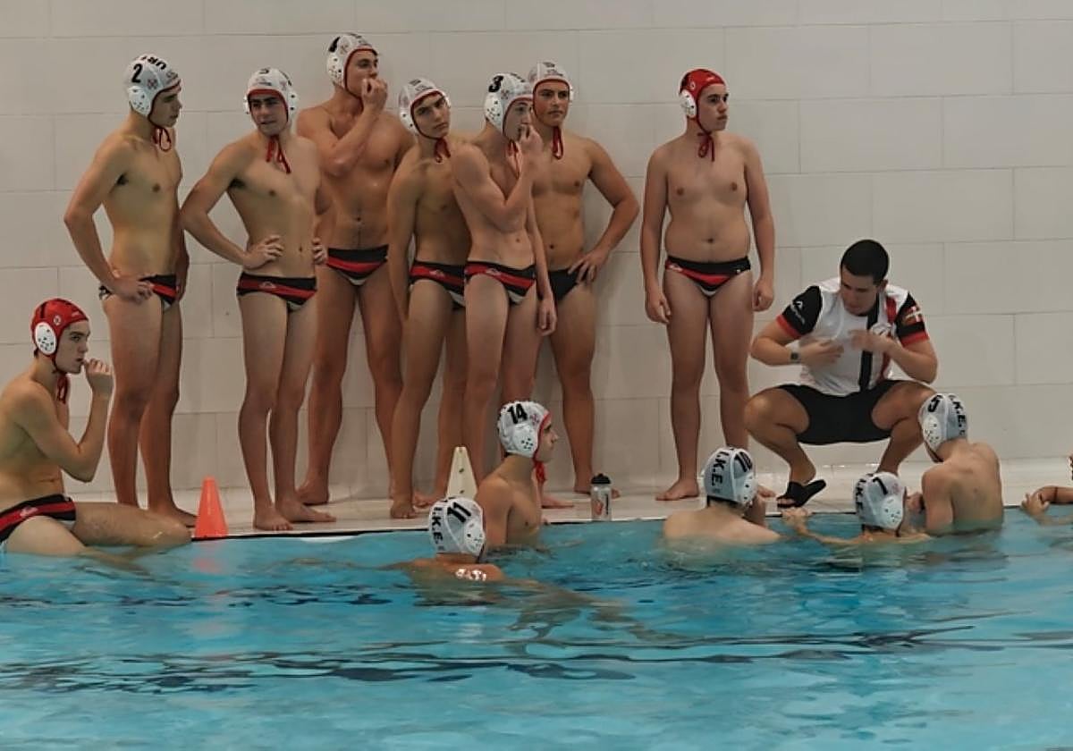 El Urbat buscará su primera victoria ante el Colegio Branis.