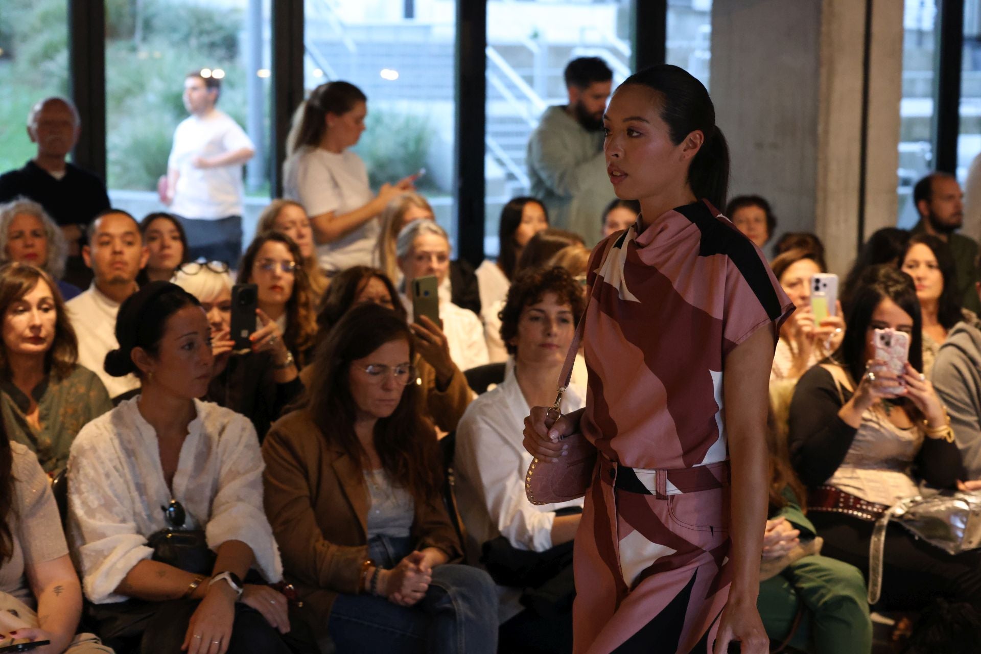 Una veintena de comercios y marcas donostiarras presenta sus propuestas en The Social Hub