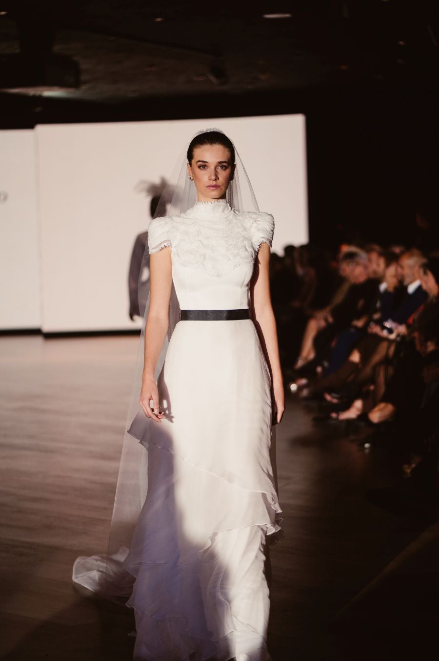 Arquitectura y poesía en el desfile de CLARO Couture