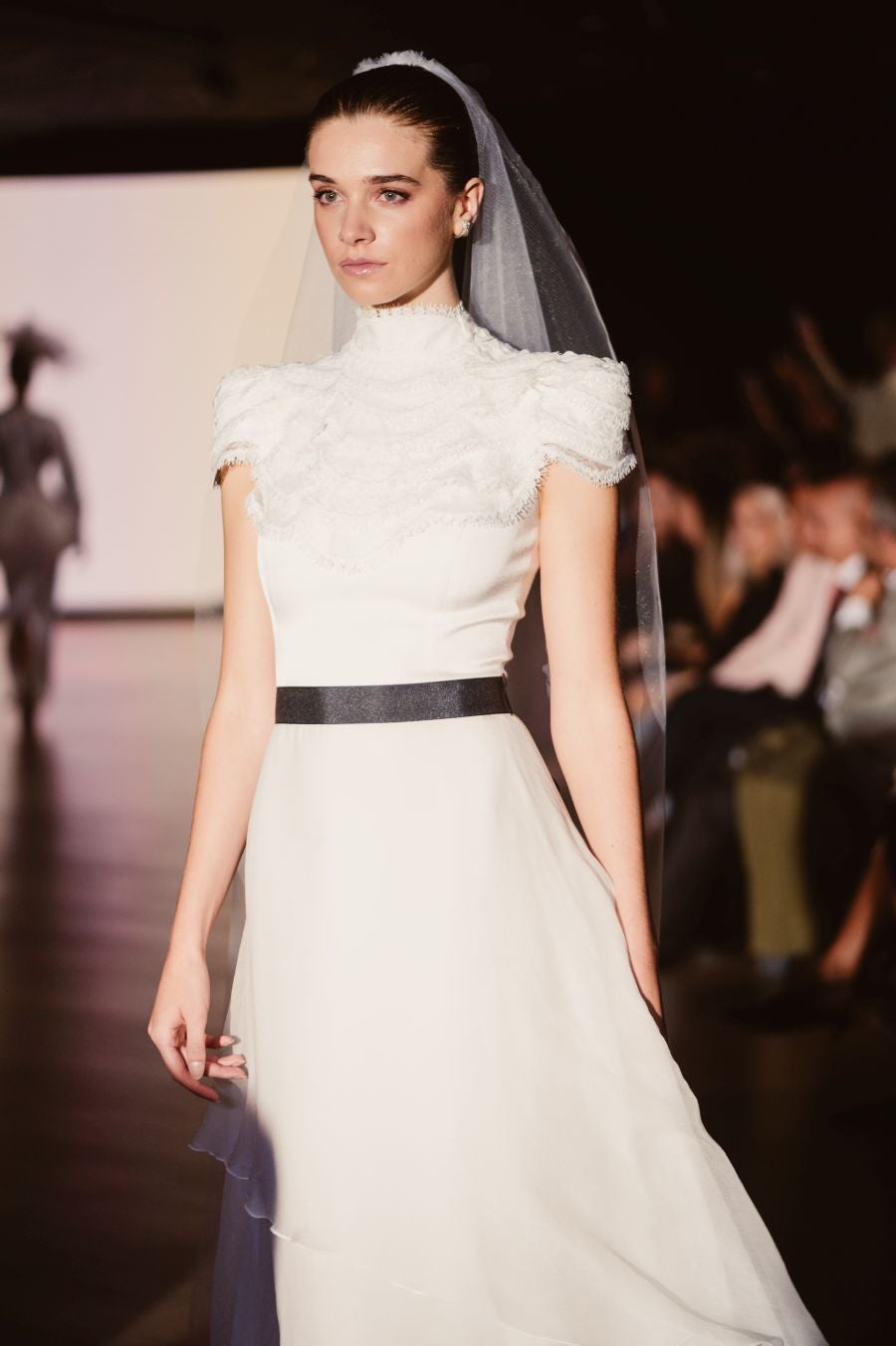 Arquitectura y poesía en el desfile de CLARO Couture